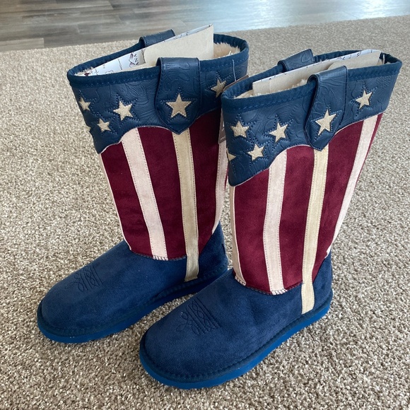 Patriotic Sherpa Boots - Picture 1 of 4